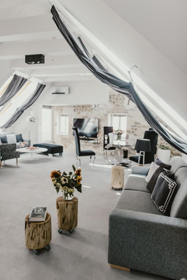 Coco Chanel Boutique Apartment By Goodnite Cz Brno Exterior photo
